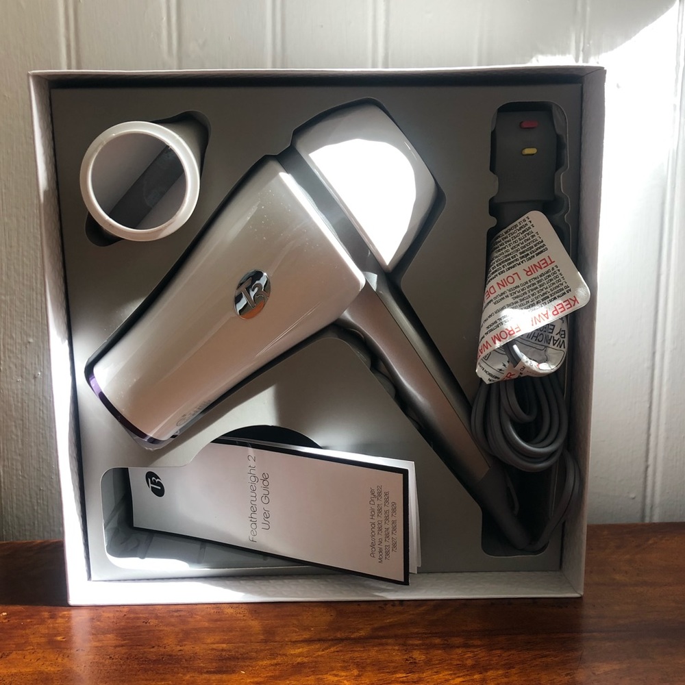NIB never used T3 Featherweight 2 hair dryer! - Picture 4 of 4